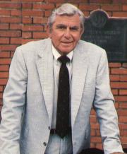 matlock-white-suit Mourinho oggi in conferenza