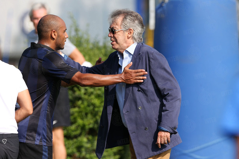 Il presidente Cicero Moreira saluta con affetto Moratti.
