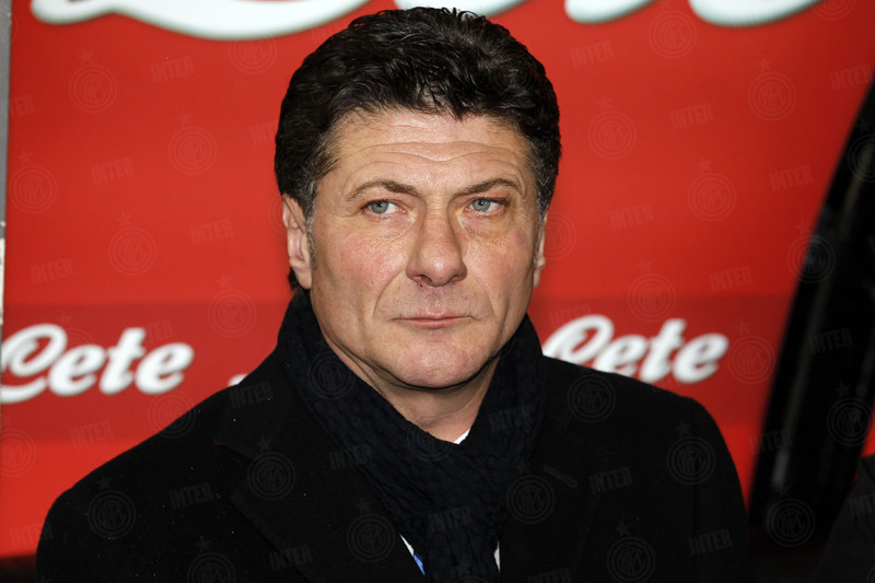 Con quella faccia un po' così.