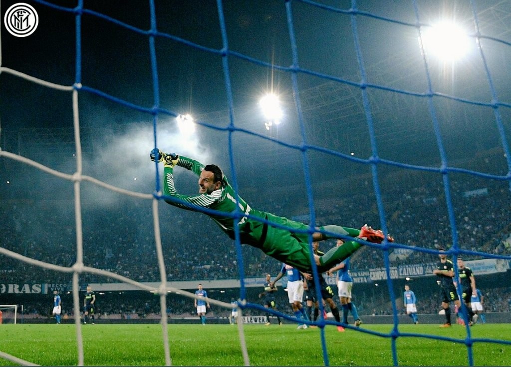 Il portiere dell'Inter. Che -toh- para per l'Inter.