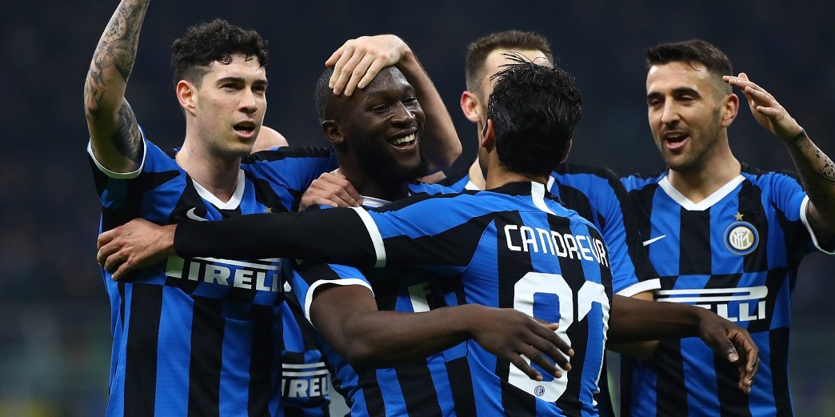 I giocatori dell'Inter festeggiano dopo un gol