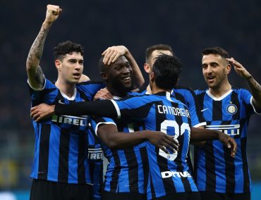 I giocatori dell'Inter festeggiano dopo un gol