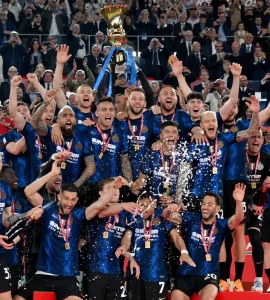 L'Inter alza la Coppa Italia